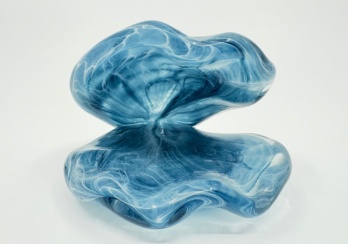 Blue Glass Clam - 15x2cm