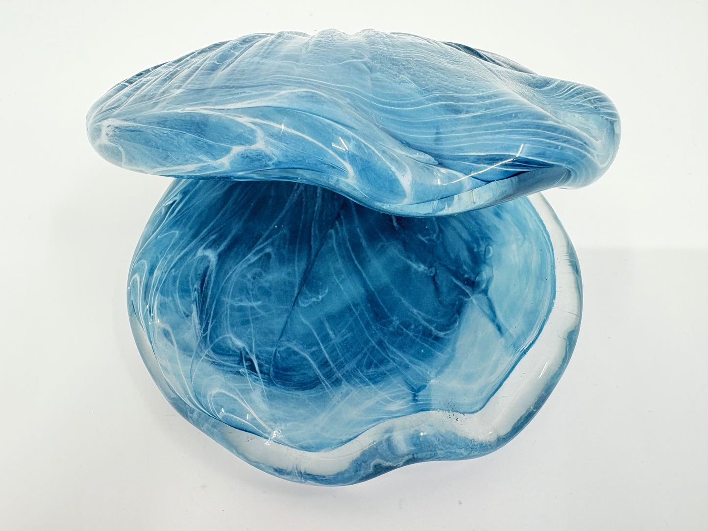 Blue Glass Clam - 15x2cm