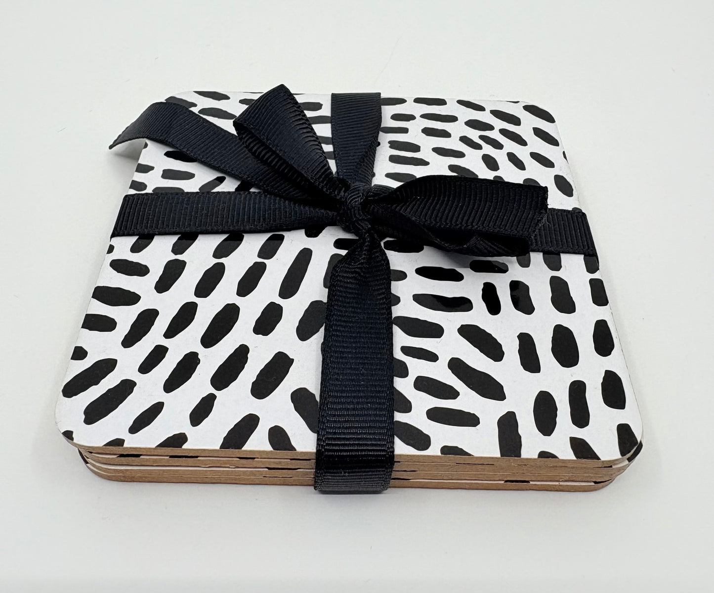 Finlayson Pikkuva Hard Corkback - Black and White - Set of 4